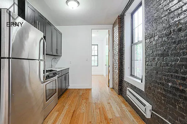 Rented by Benyamin Fattakhov, LREB | media 6