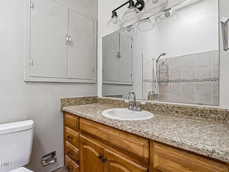 2801 Polk Ave — Photo 12