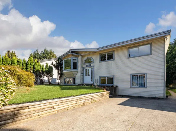 15032 Swallow Dr, Surrey, BC V3R 4X2