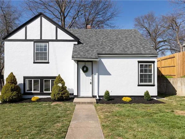 528 NE 44th St, Kansas City, MO 64116