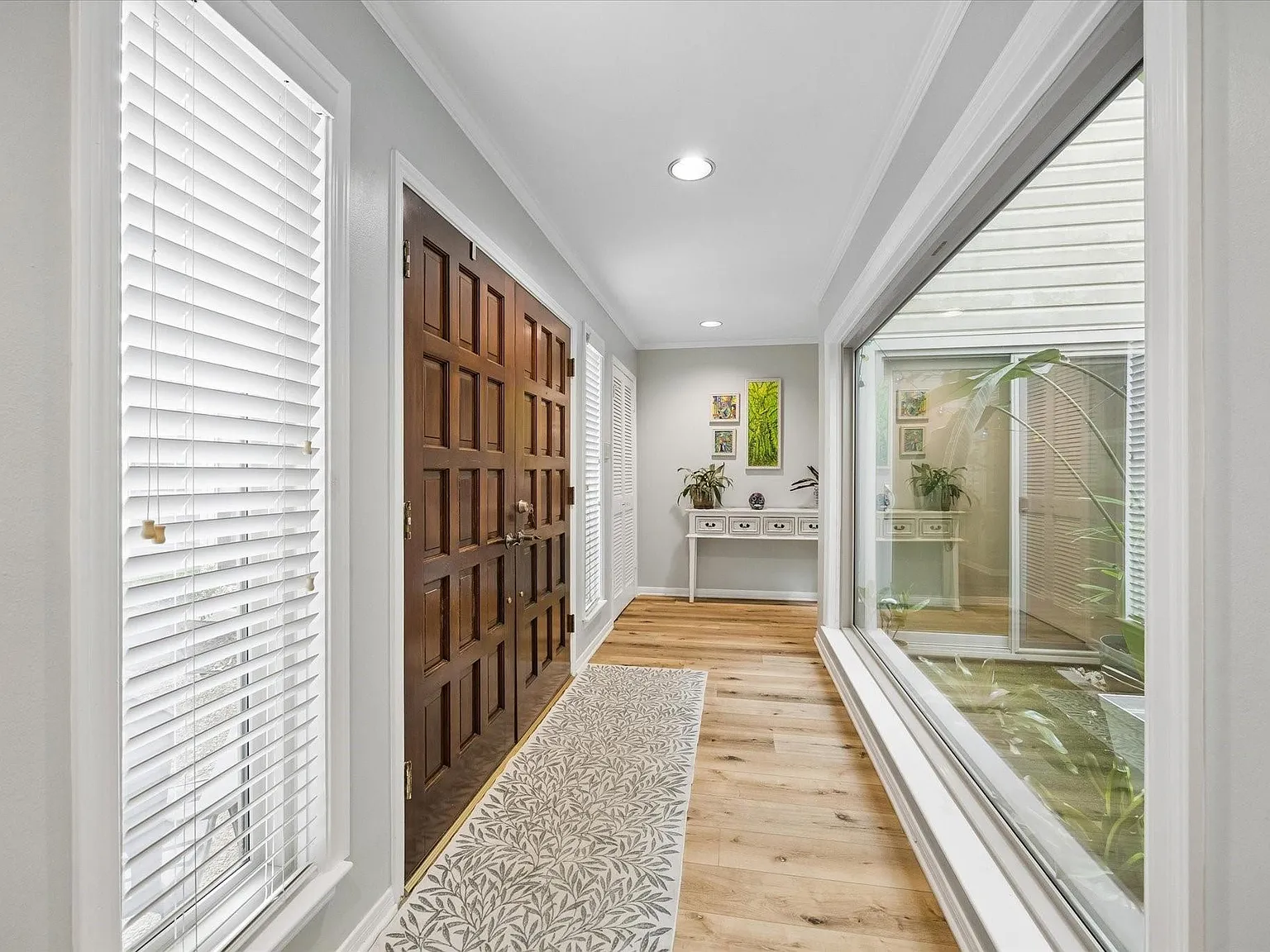 4 bed, 2.0 bath, 2480 sqft, $2,950 — Photo 4