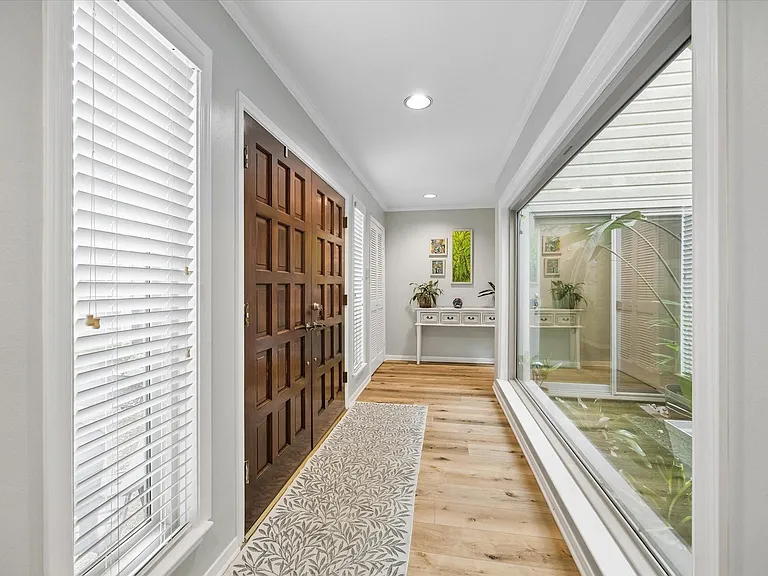 12107 Burgoyne Dr — Photo 4