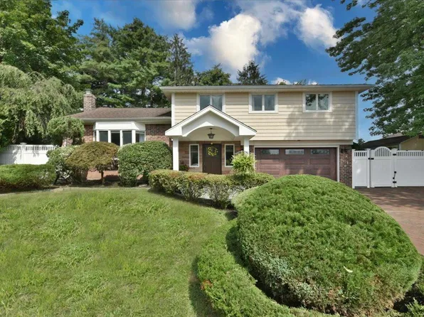 41 Belle Court, Hicksville, NY 11801