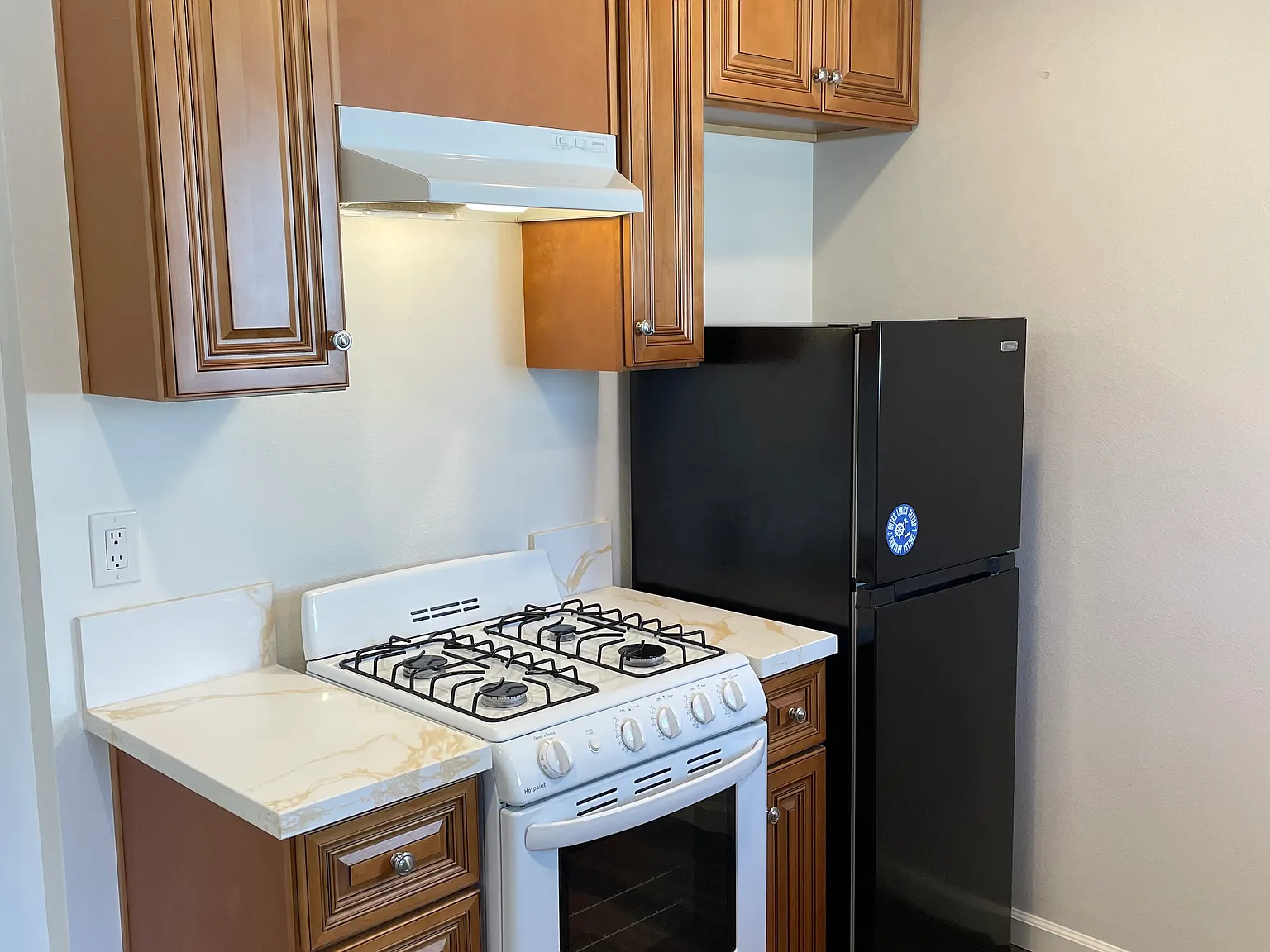 2504A E 15th St — Photo 1