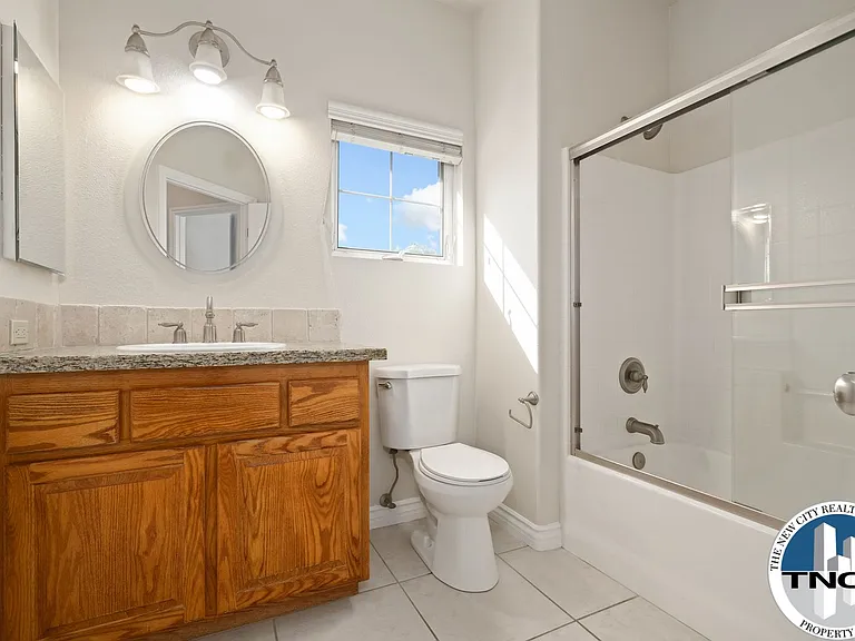 17998 Vista Point Dr — Photo 32