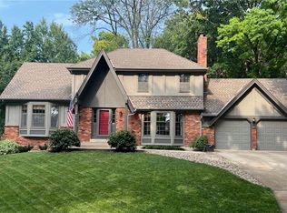 8207 Rosehill Rd, Lenexa, KS 66215