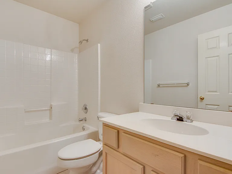 1133 Hillwood Dr — Photo 18