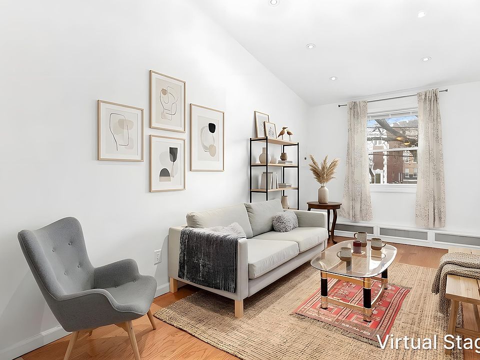 1st image of 32 Reeve Pl Unit 3