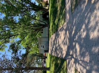 401 S 8th St, Onida, SD 57564