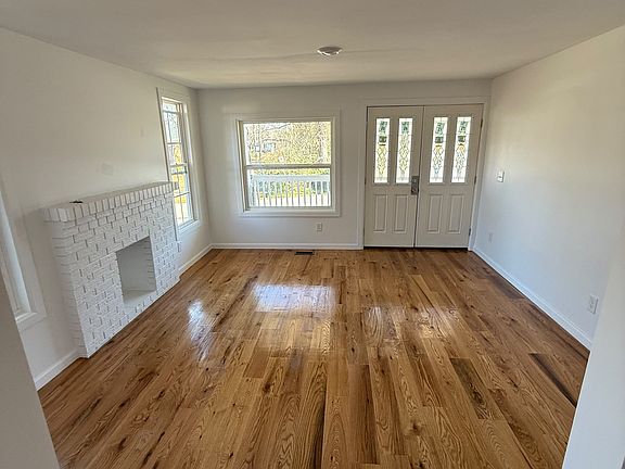 5th image of 1106 Worth St