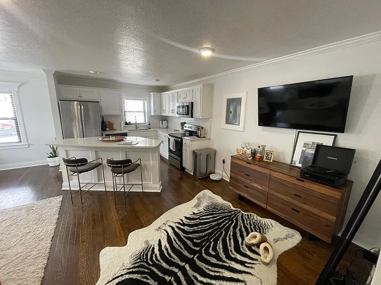Plaza Terrace Apartments — Photo 42
