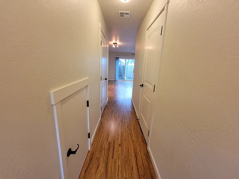 54 S Haskell St — Photo 6
