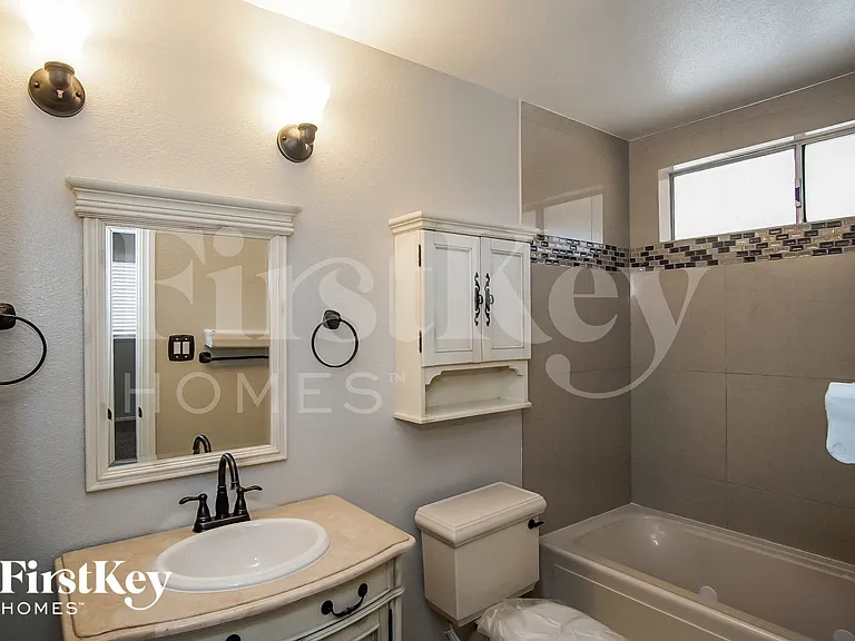 227 Autumn Ct — Photo 9