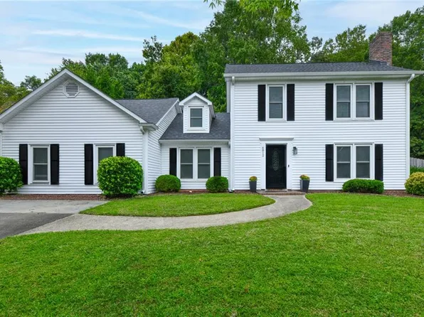 6812 River Hills Dr, Greensboro, NC 27410