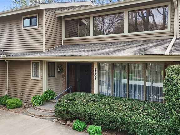 4th image of 3207 Douglas Woods Dr