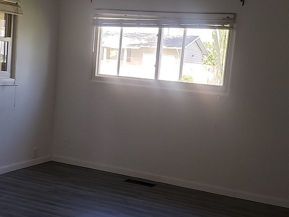5th image of 4107 Longfield Dr