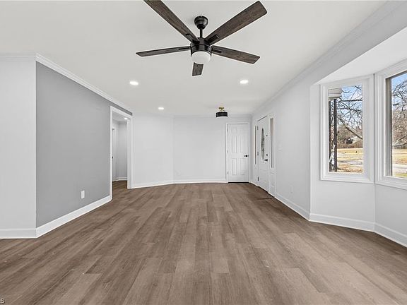 4th image of 415 Spring St