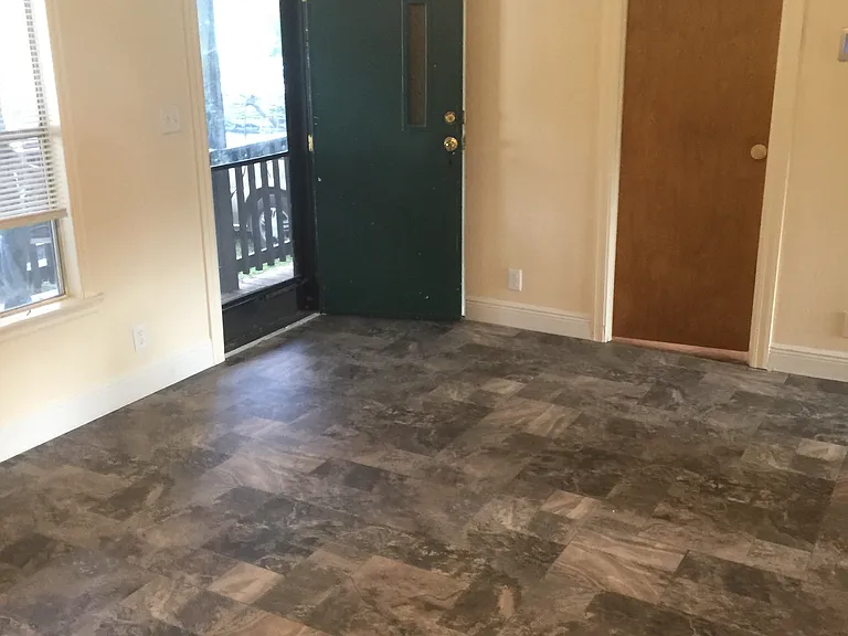 18102 Lake Front Dr — Photo 4
