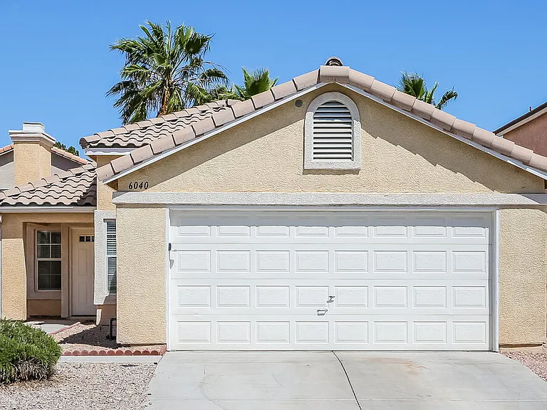 6040 Hidden Rock Dr — Photo 1