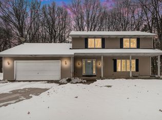 13584 152nd Ave, Grand Haven, MI 49417