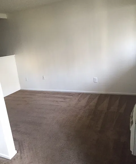 Santa Clarita — Photo 7