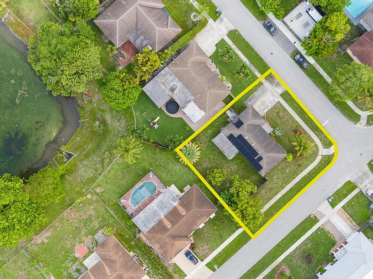 4784 Alfresco St — Photo 30