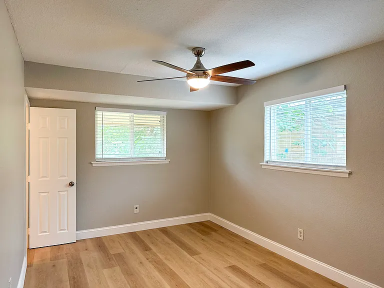 701 Tanglewood Dr — Photo 16