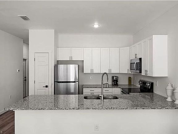3rd image of 312-314 Harold Ave S