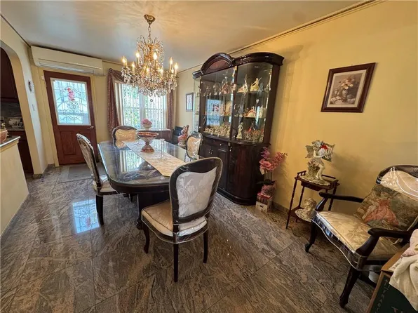 1992 West 13th Street image 5 of 23