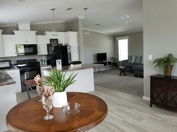 3rd image of 6000 Pershing Ave #7KA5HY