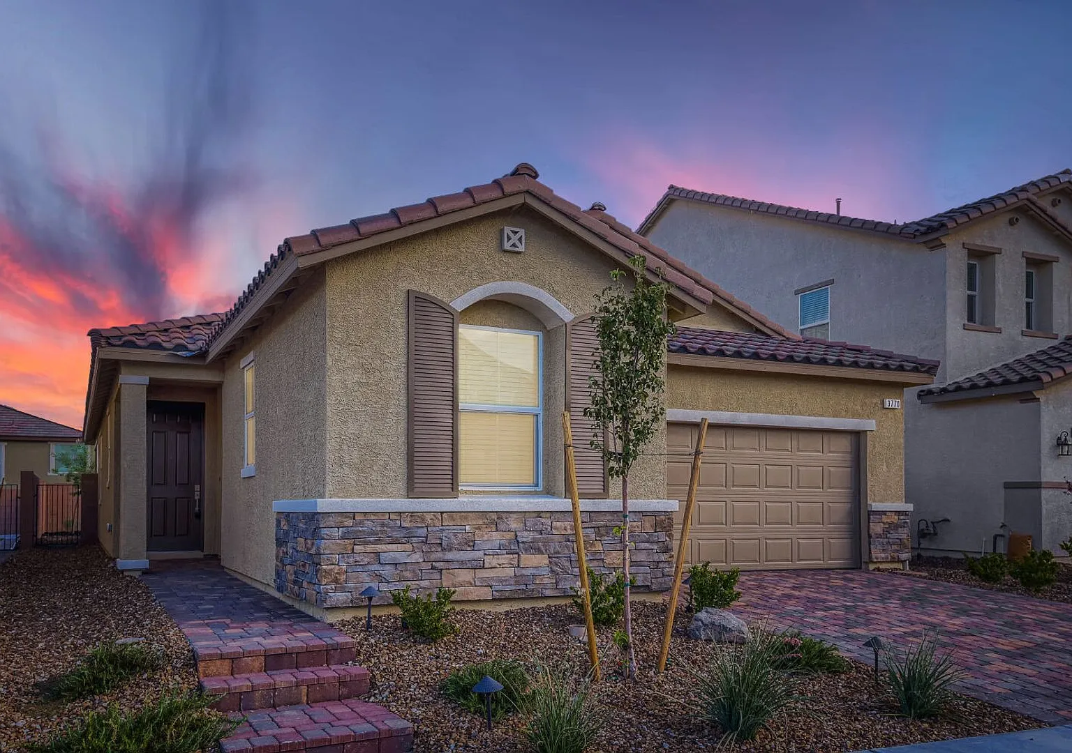Inspirada Home With Community Amenities — Photo 1