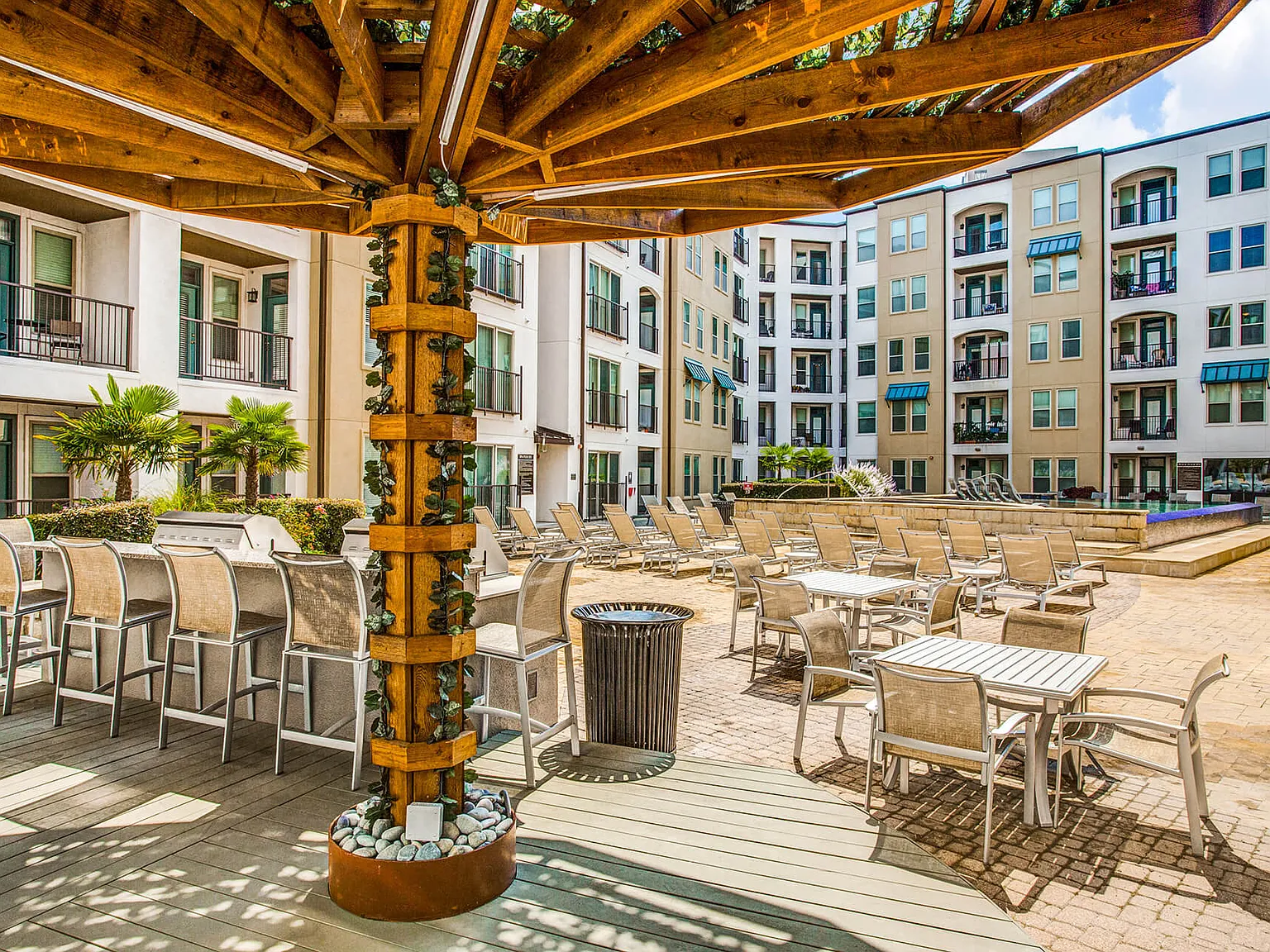 The Monterey by Windsor — Photo 2