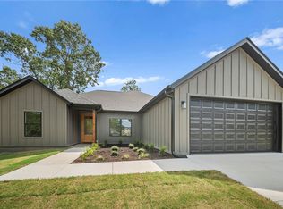 2 Boswell Dr, Bella Vista, AR 72715
