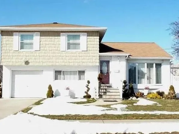 128 Cedar Street, Freeport, NY 11520