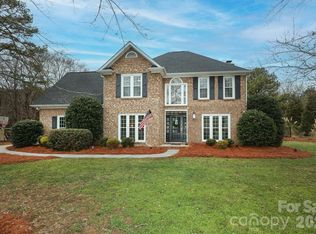 6128 Greystone Dr, Matthews, NC 28104