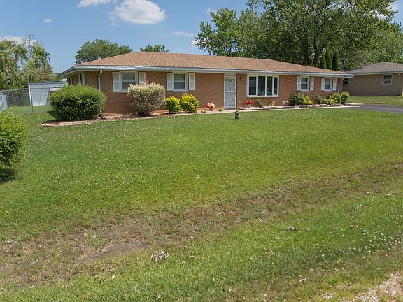 3rd image of 1823 Ponderosa Ct