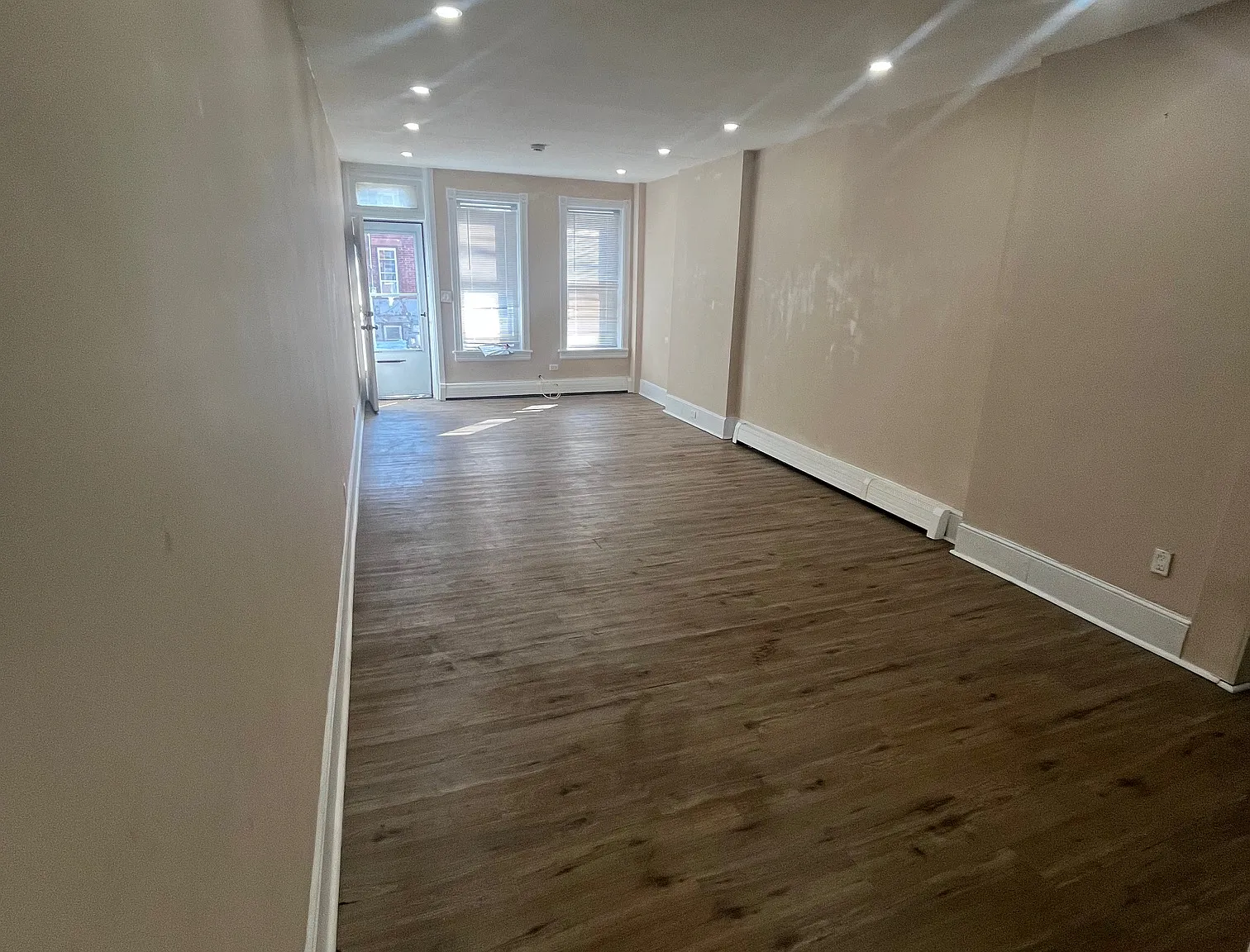 5 bed, 1500 sqft, $2,400 — Photo 3