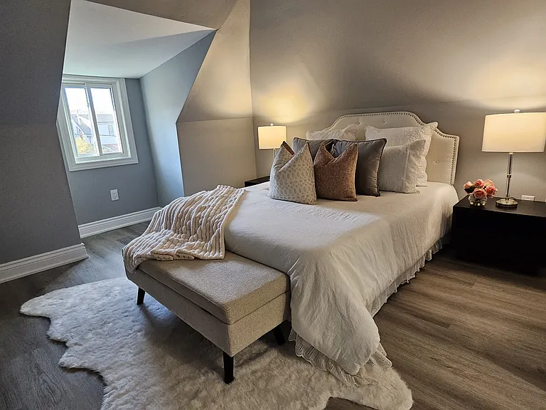 214 Rosslyn Ave S #2 — Photo 2