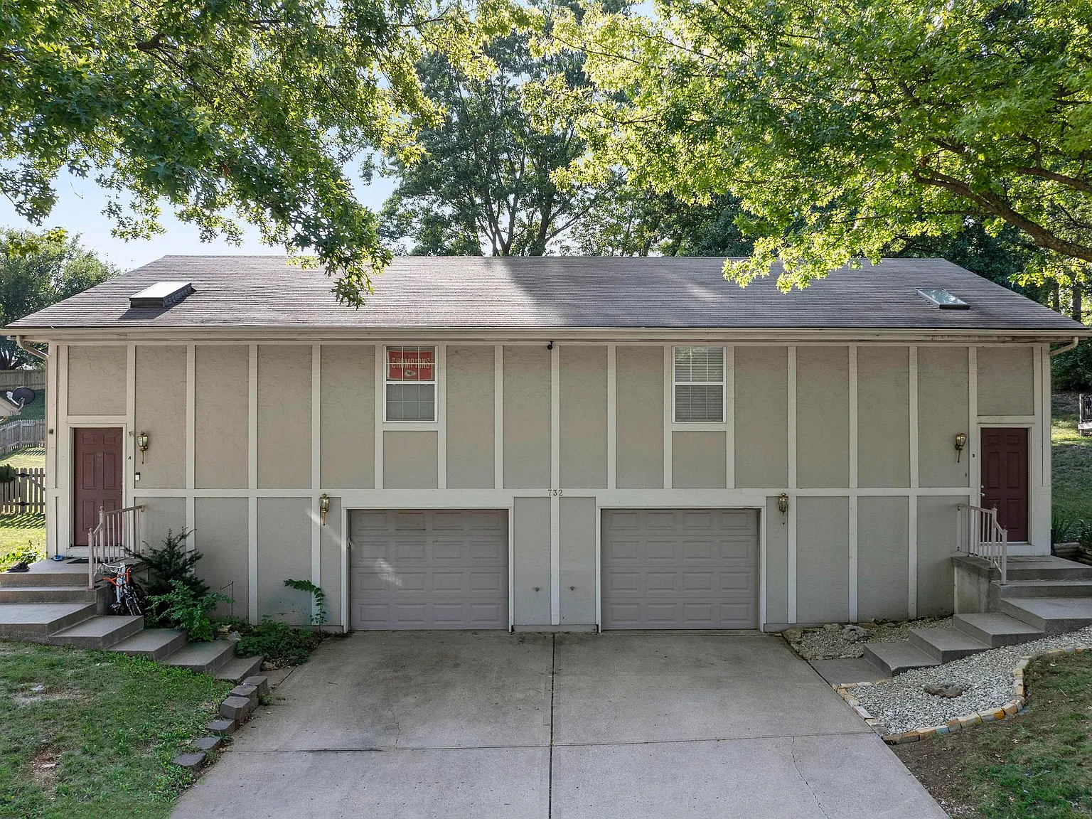 2 bed, 1.5 bath, 1300 sqft, $1,450 — Photo 1
