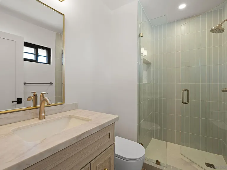 683 Marine View Ave — Photo 18
