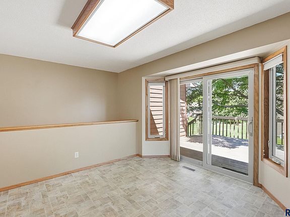 5th image of 4901 S Shamrock Cir