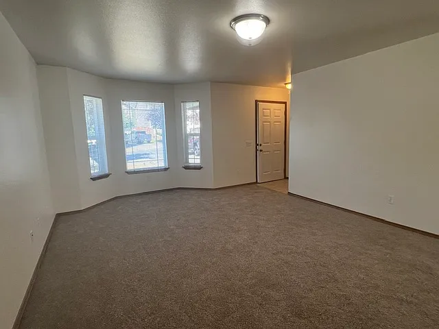 10616 62nd Ave NE — Photo 3