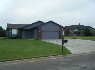 1822 Edgewood Dr, Wellington, KS 67152
