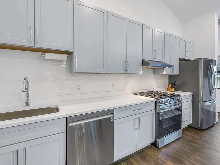 770 21st Ave N #1/2 — Photo 16
