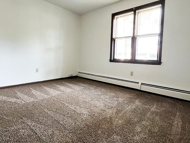 Hilltop Lane Apartments — Photo 9