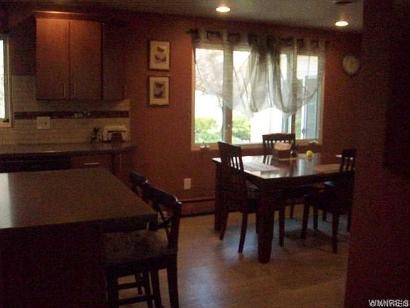 4th image of 19 Blair Ln
