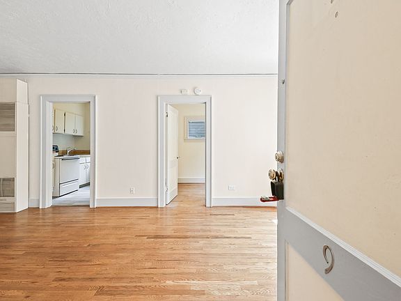 3rd image of 9-1526 SE Hawthorne Blvd #9