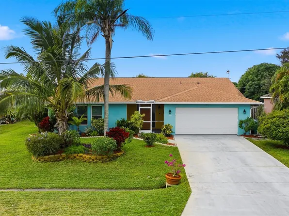 2360 SE Bordeaux Court, Port St Lucie, FL 34952