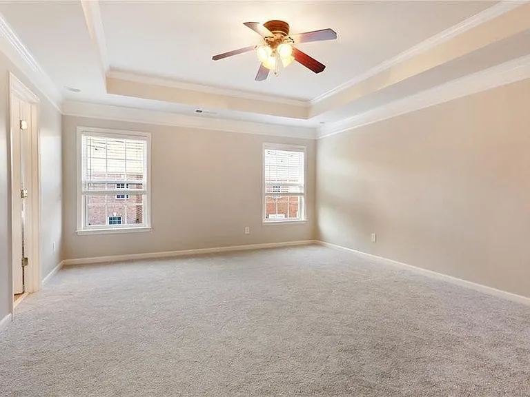 10467 Holliwell Ct — Photo 18