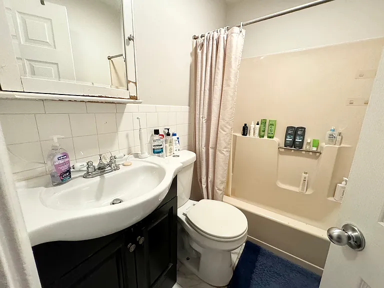 96 Hammond St #2L — Photo 7